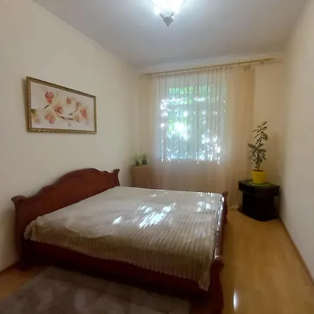 Big Near The Park And * Οδησσός